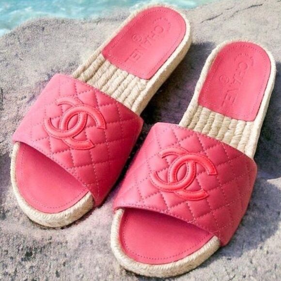 CHANEL Shoes - CHANEL Coral Pink Diamond Quilted CC Logo Espadrille Slides Size EU38